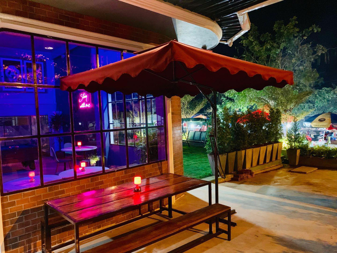 Public Area 3, You empire Hostel and Bar, Pakxe