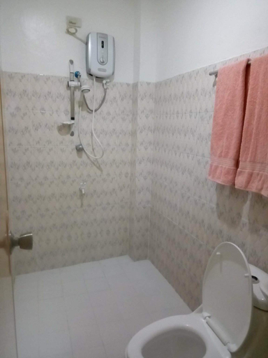 Bathroom 4, Luna Oslob Travellers Inn, Oslob