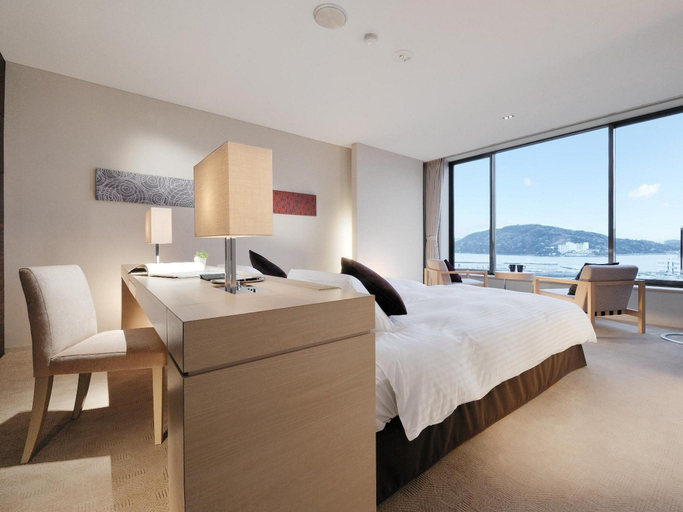 Bedroom 3, Toba Hotel International, Toba