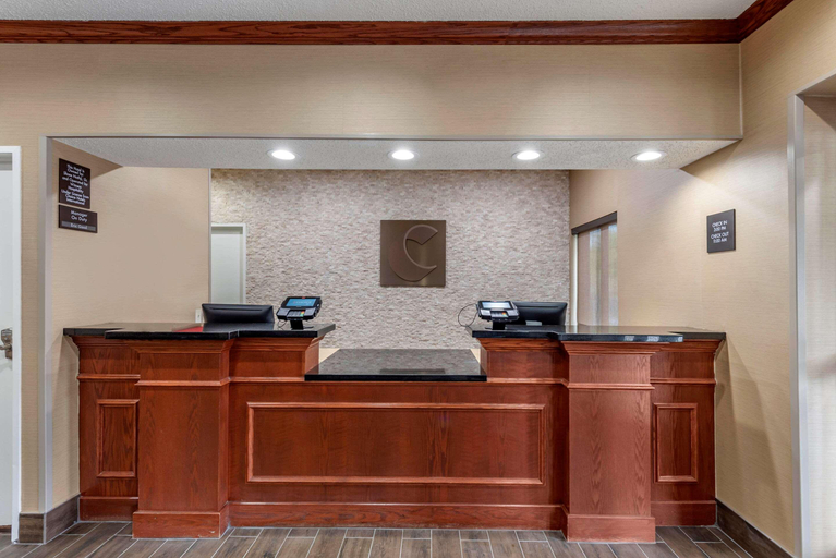 Public Area 2, Comfort Inn & Suites Middletown - Franklin, Warren