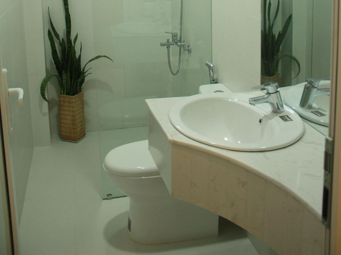 Bathroom, Ngoc Nguyen Anh Hotel, Đà Lạt