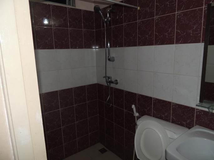 Bathroom 4, Off Day Inn, Malé