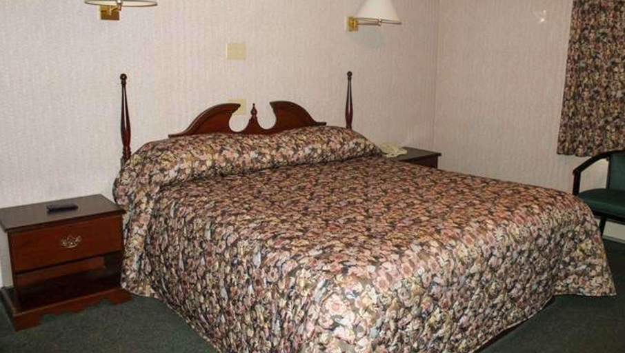 Bedroom 2, Travellers Inn Prince Edward Island, Prince