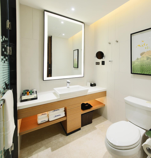 Bathroom 4, Hampton by Hilton Zhuhai Cheng Feng plaze, Zhuhai