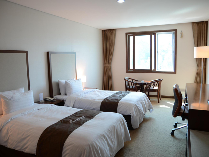 Bedroom 3, Narsha Tourist Hotel, Yeosu