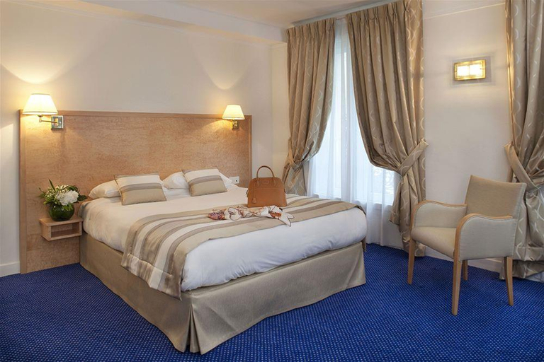 Bedroom 4, Atlantic Hotel, Paris