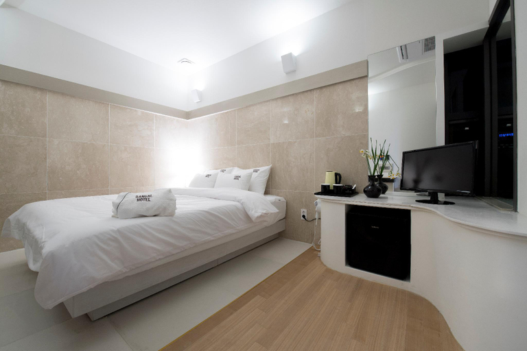 Bedroom 5, Bandal Hotel Nampo, Jung