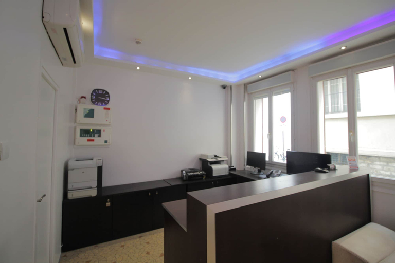 Others 5, Modern's Hotel, Paris