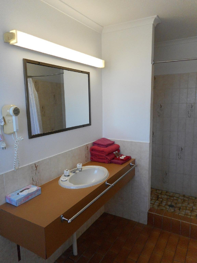 Bathroom, Siesta Villa Motel, Gladstone