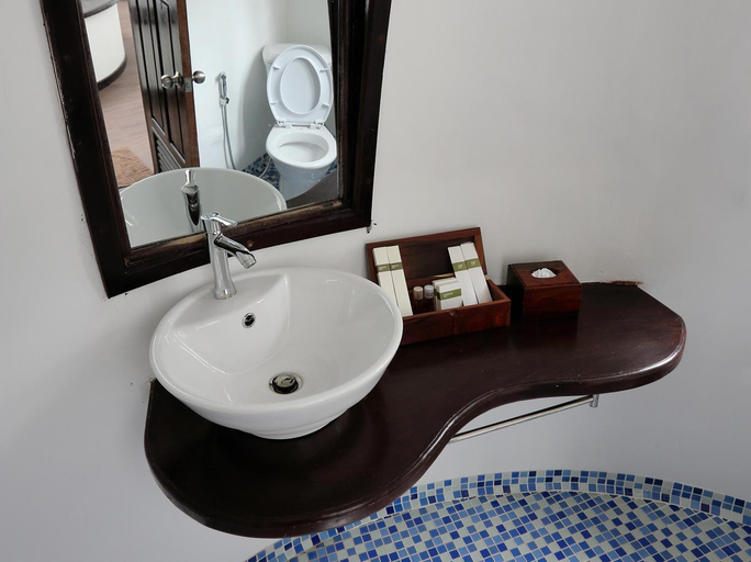 Bathroom 5, Moonlight Resort, Sihanoukville