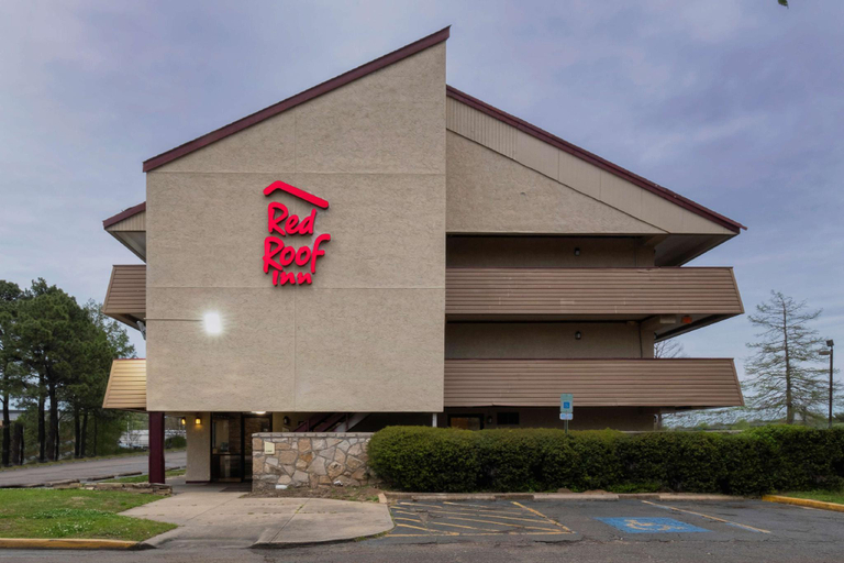Exterior & Views 2, Red Roof Inn Jackson Downtown - Fairgrounds, Hinds