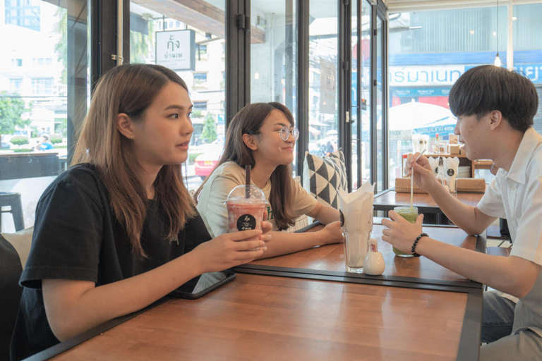 Food & Drinks 3, 3 Howw Hostel at Sukhumvit 21, Wattana