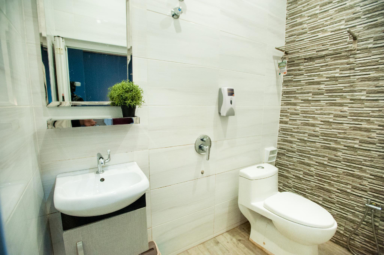 Bathroom 4, DJ Citi Inn Hotel, Kuala Terengganu