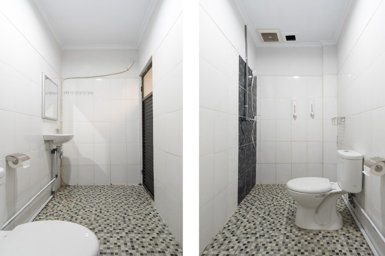 Bathroom, OYO 1752 Hotel Wisata, Asahan