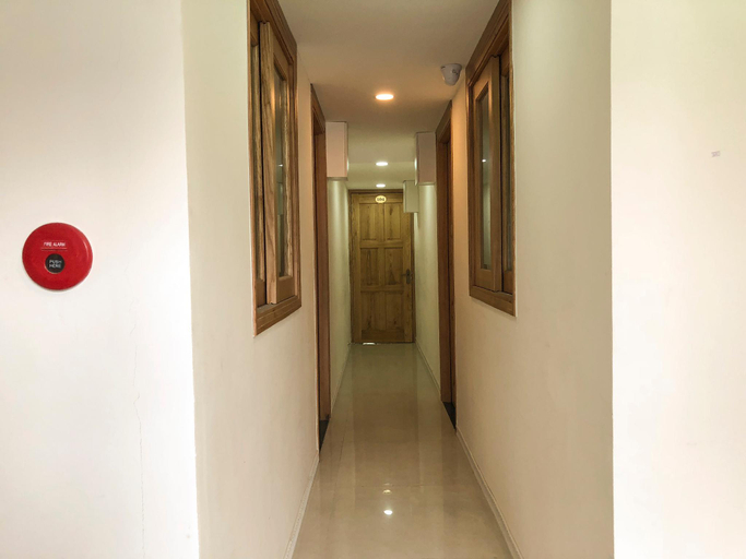 Public Area 2, Tropical House, District 3