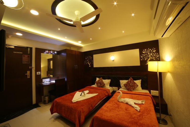 Hotel Grand Pragati, Surat