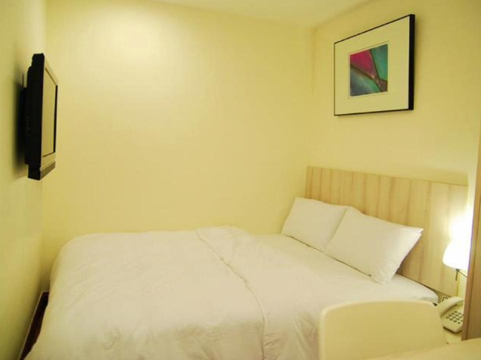 Bedroom 5, Hotel Zamburger Taman Segar (Previously Home Inn Taman Segar), Kuala Lumpur