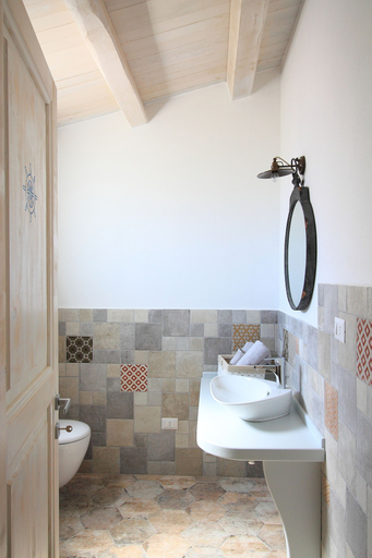 Bathroom 4, Oasi Blu, Carbonia-Iglesias