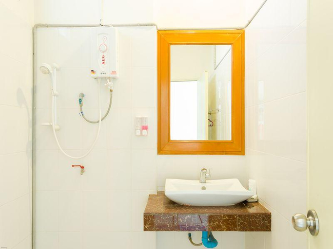 Bathroom 5, Suannoina Resort, Pak Chong