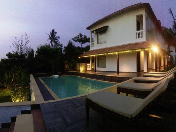 Shining Sand Beach Hotel, North Goa