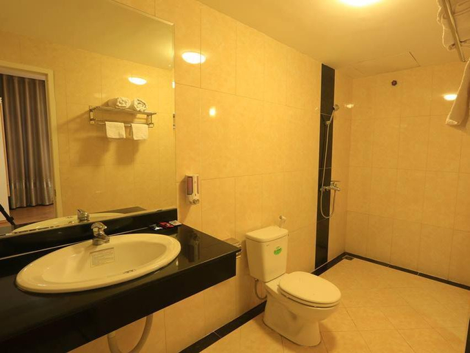 Bathroom, Tran Gia Hotel Lang Ha, Ba Đình