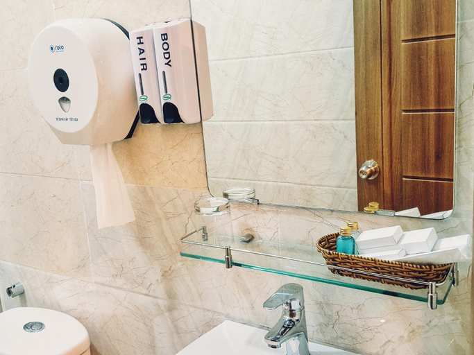 Bathroom 4, Vy Da Backpackers Hostel 2, District 1