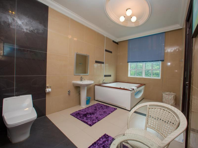 Bathroom 5, Smurf Inn Homestay, Cameron Highlands