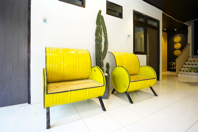 Public Area 5, OYO 1293 claudya residence, Surabaya