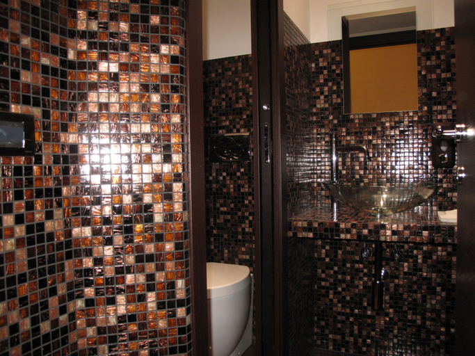 Bathroom 4, Mariano, Rome
