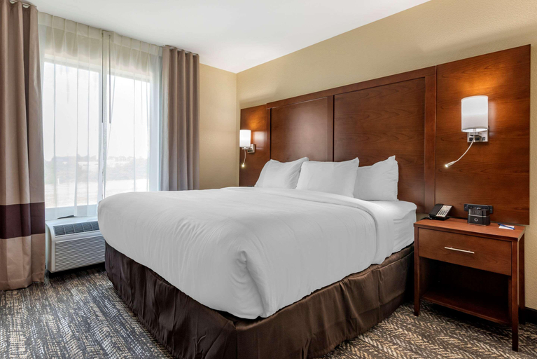 Bedroom 3, Comfort Suites, Grant