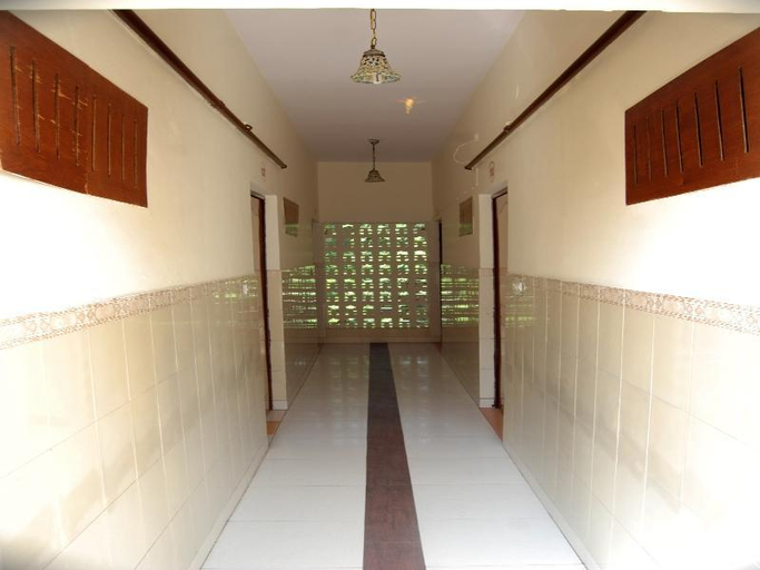 Public Area, Sidhartha, Agra