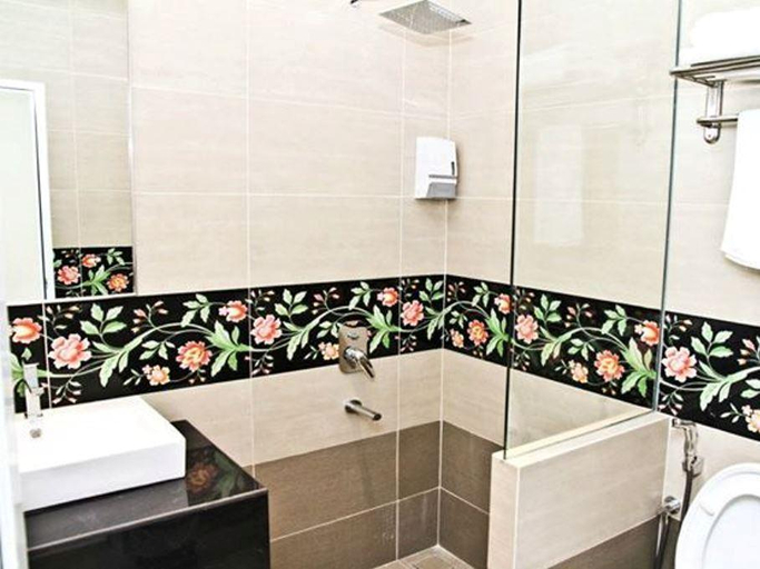 Bathroom 5, In Trend Hotel, Kemaman