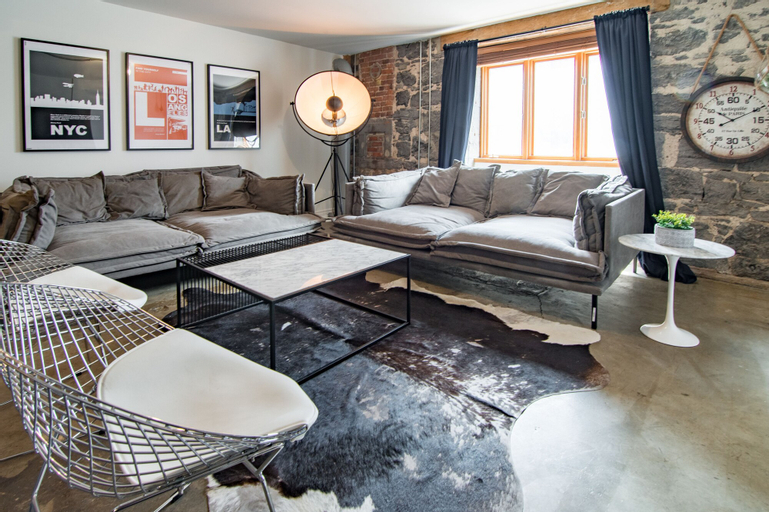 1821 Industrial Loft in Old Port by Nuage, Montréal