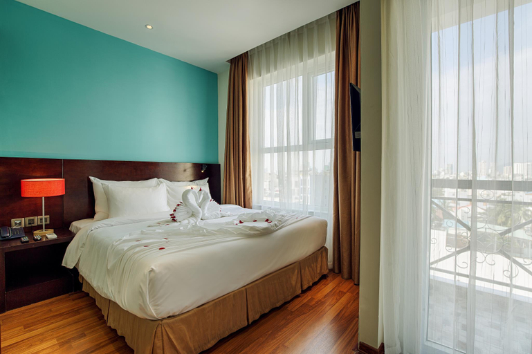 Bedroom 3, Sofia Suite Hotel, Da Nang