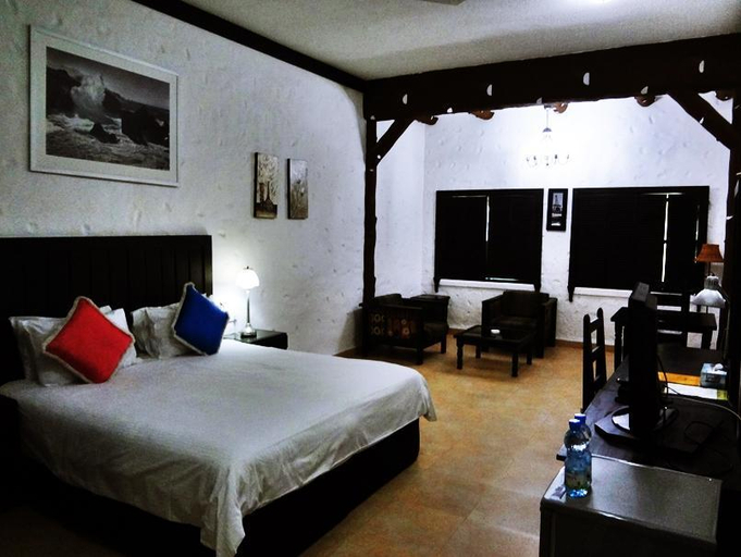 Bedroom 3, Safari Village Executive Suites, Muttrah