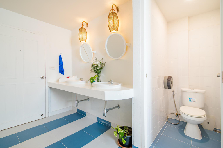 Bathroom 4, Sleepeasy Hostel Hua Hin by Baan Kangmung, Hua Hin