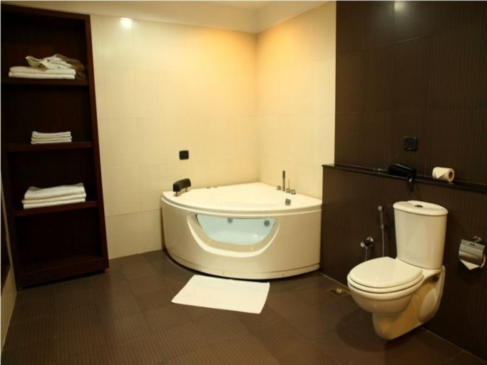 Bathroom 4, Esthell Village Resort, Mahabalipuram, Kancheepuram