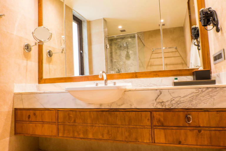 Bathroom 4, Lemon Tree Premier Corbett, Nainital