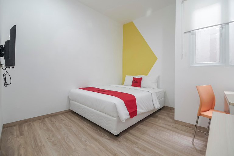 Bedroom, RedDoorz Plus @ Catania LRT Cinde Palembang, Palembang