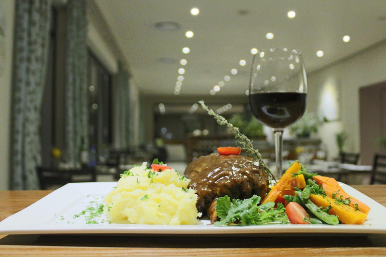 Food & Drinks 4, My Pond Hotel, Cacadu