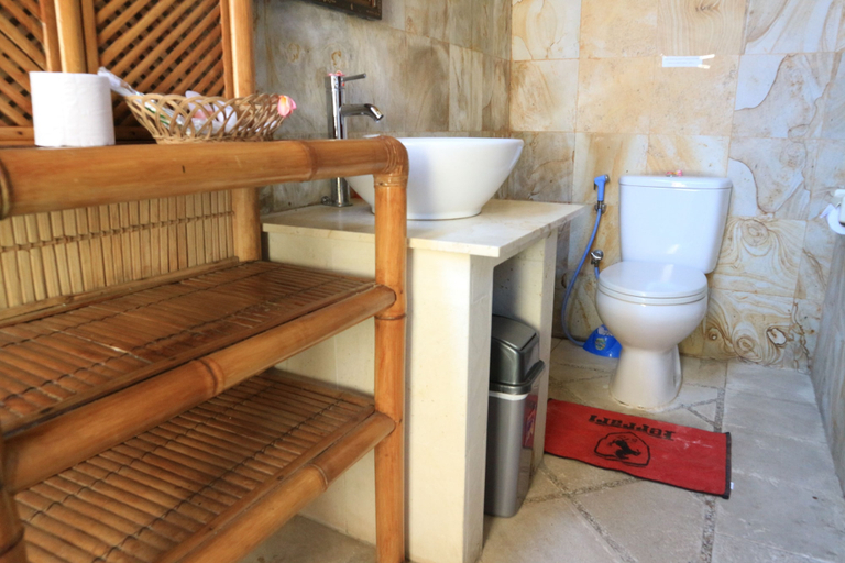 Bathroom 4, Jo Je Bungalow, Lombok