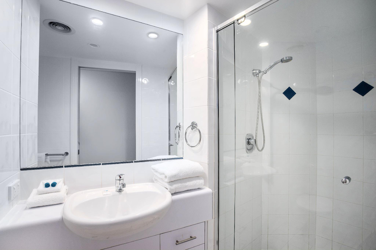 Bathroom, Watermark Resort Caloundra, Meekatharra