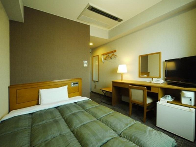 Bedroom 3, Hotel Route-Inn Yokkaichi, Yokkaichi