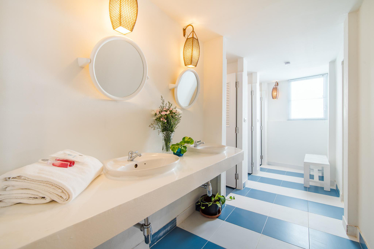 Bathroom 4, Sleepeasy Hostel Hua Hin by Baan Kangmung, Hua Hin