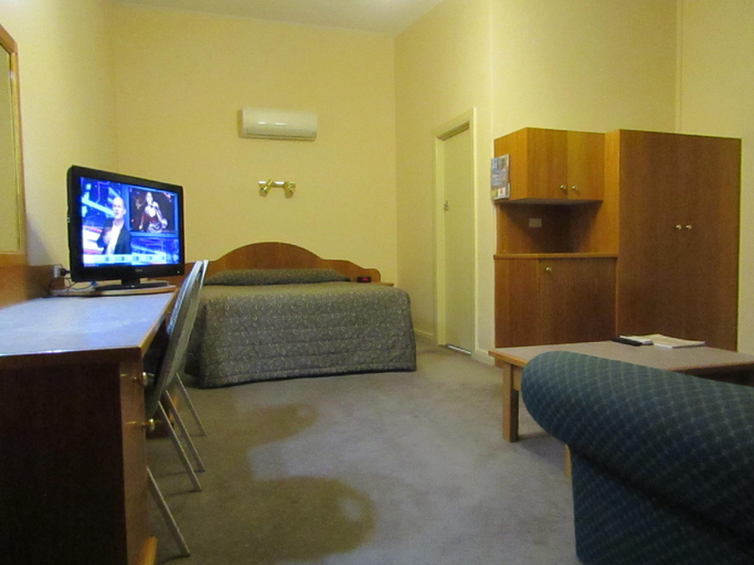 Bedroom 2, Glenelg Motel, Adelaide
