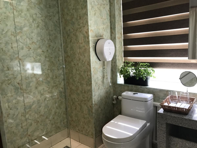 Bathroom 4, Xizhai Hotel, Dalian