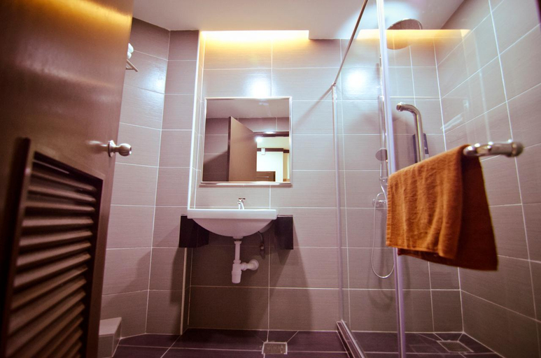 Bathroom 4, Hotel Setia, Kluang