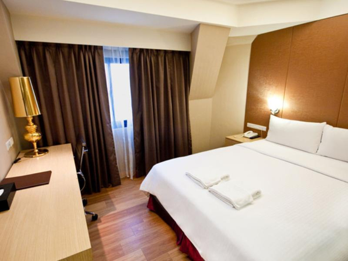 Bedroom 3, Delton Hotel, Kaohsiung