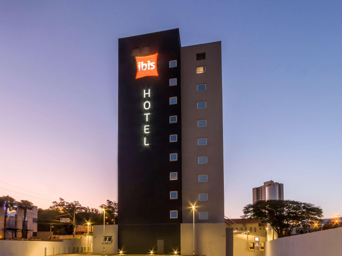 Exterior & Views 2, ibis Americana, Americana
