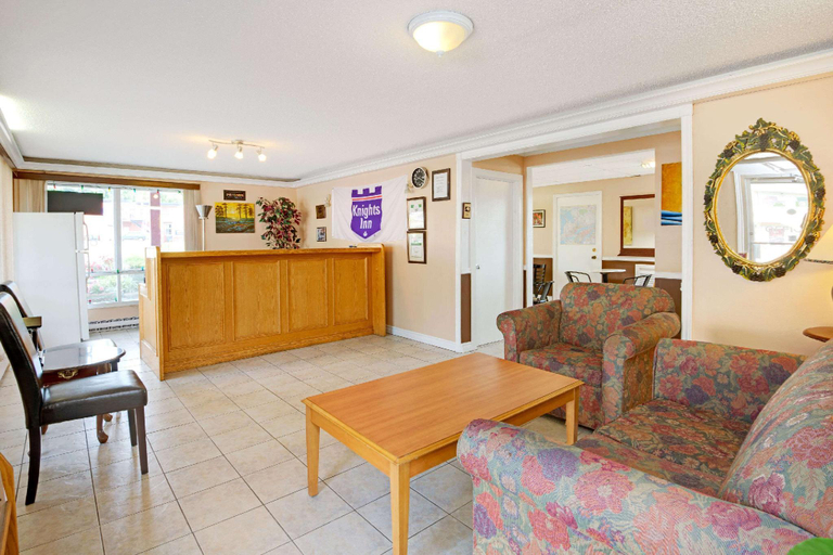 Others 5, Knights Inn Midland, Simcoe